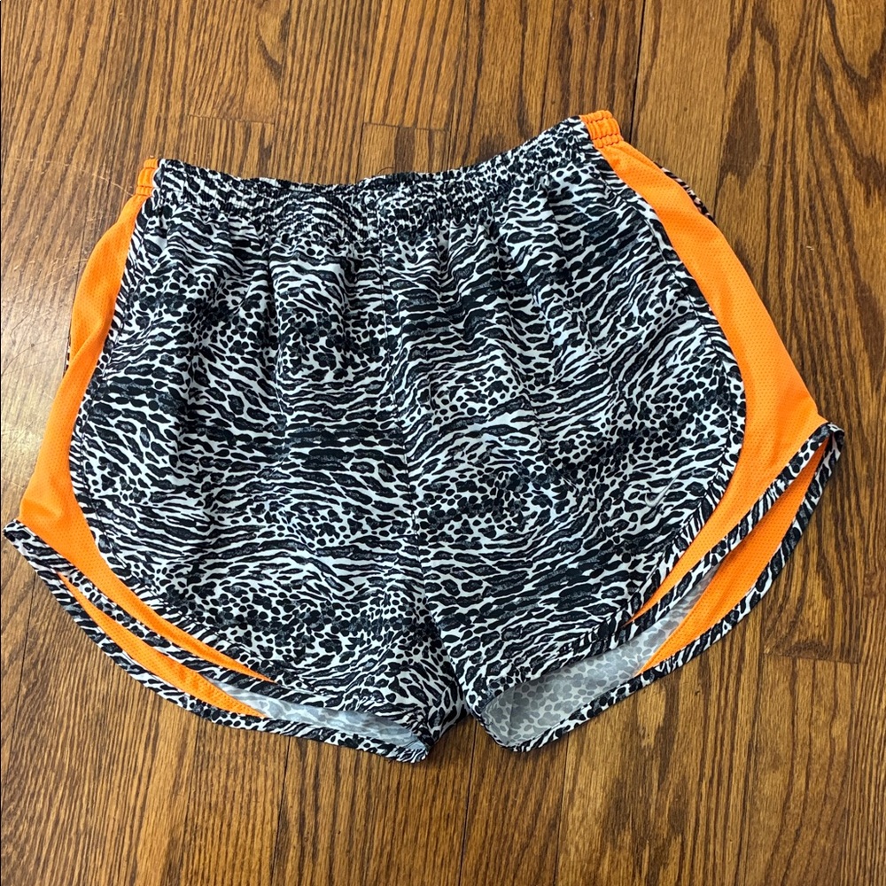 Nike Patterned black & orange Athletic Shorts size M